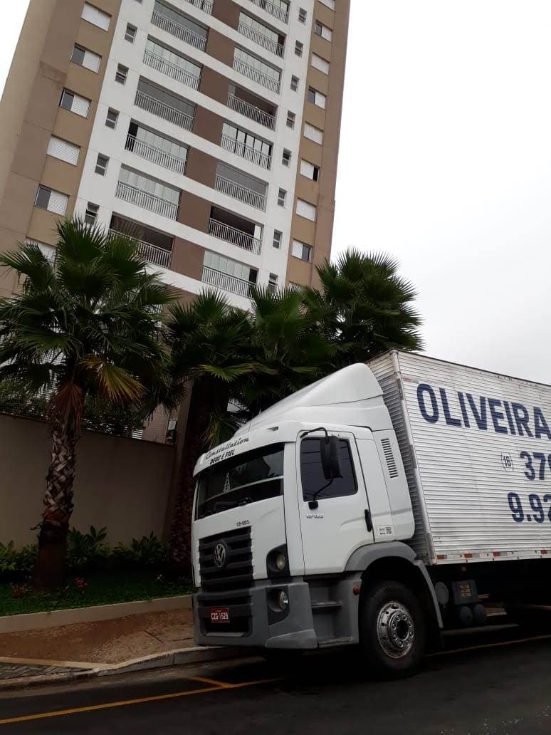Equipe e operações Oliveira Mudanças